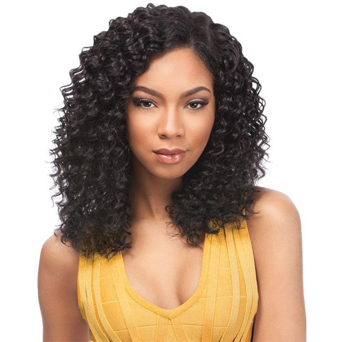 Woman models HH CLOSURE-DEEP WAVE 12: black, shoulder-length, voluminous deep wave curls with a side part.