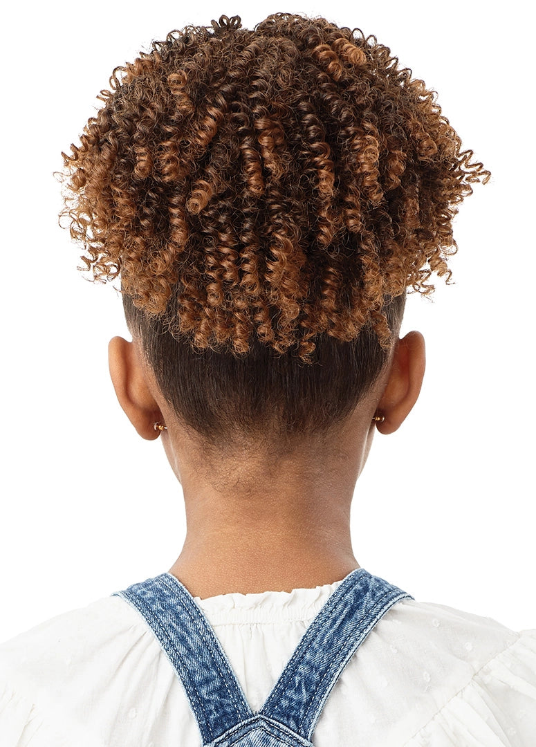 Person's back view with LIL LOOKS Springy Coils 8" drawstring ponytail. Voluminous auburn-brown tight coils.